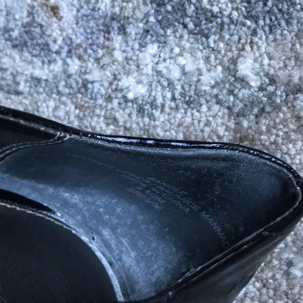 Liz Claiborne peep toe heels - Picture 5 of 6